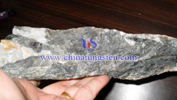鎢礦原石，希特勒在中國大量採購這種戰(zhàn)略資源